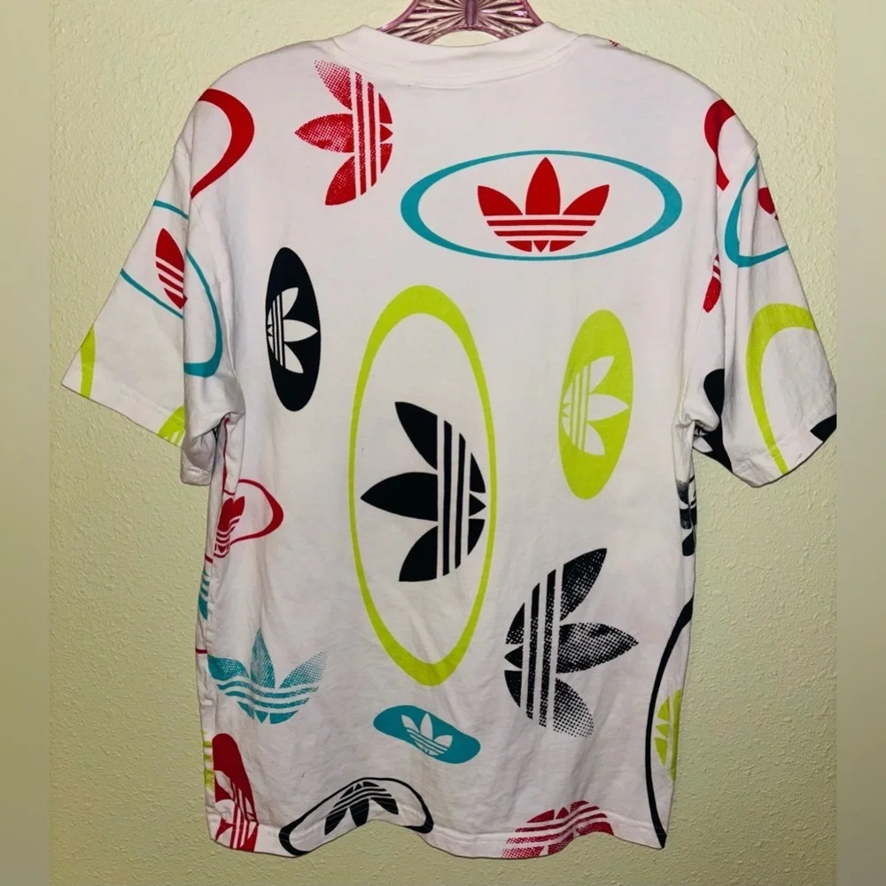 adidas All Over Print Logo Cream Short Sleeve Crew Neck T-Shirt Size Small - Picture 5 of 6